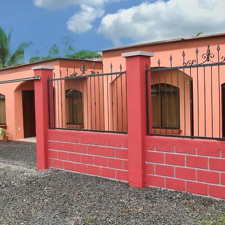 Arenal Red Apartment La Fortuna Bagian luar foto