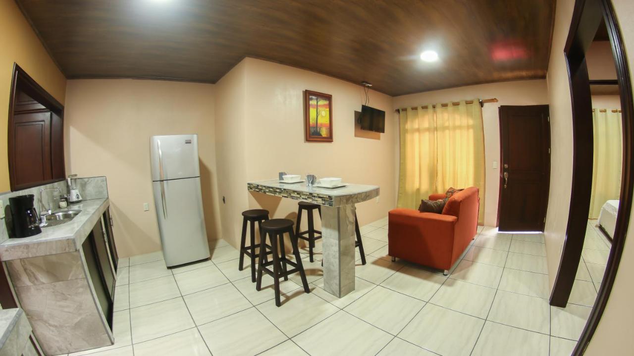 Arenal Red Apartment La Fortuna Bagian luar foto