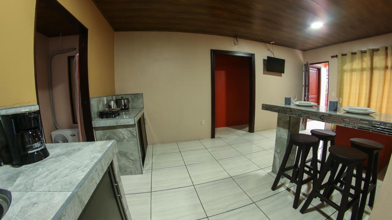 Arenal Red Apartment La Fortuna Bagian luar foto