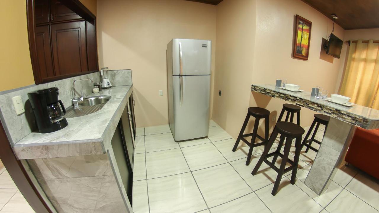 Arenal Red Apartment La Fortuna Bagian luar foto