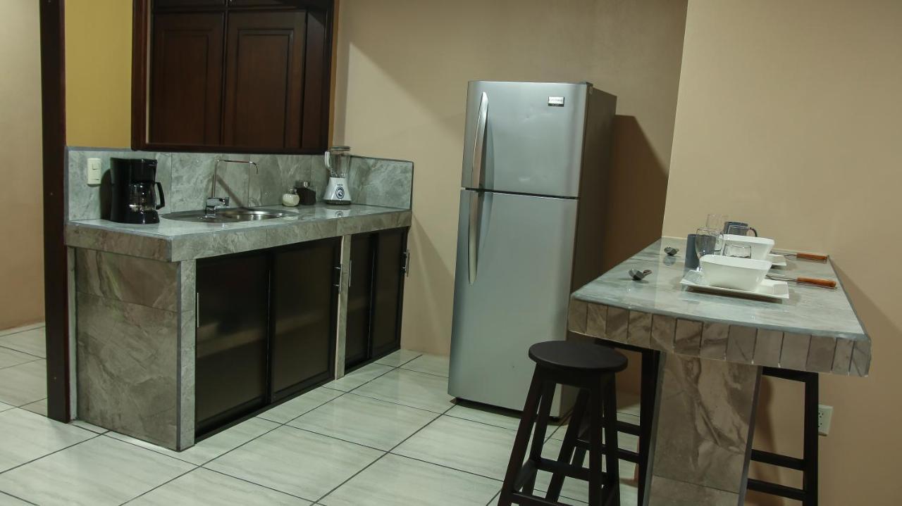 Arenal Red Apartment La Fortuna Bagian luar foto