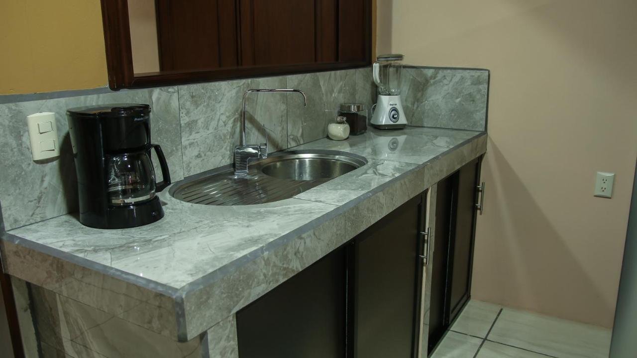 Arenal Red Apartment La Fortuna Bagian luar foto
