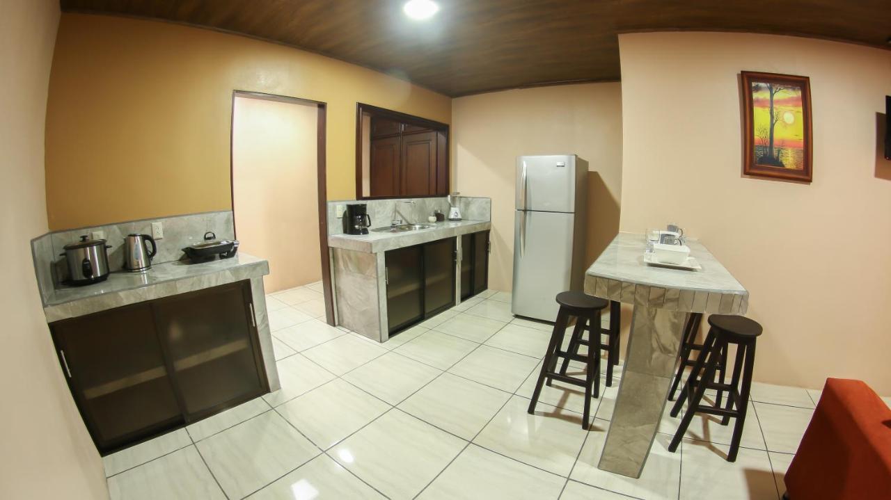 Arenal Red Apartment La Fortuna Bagian luar foto