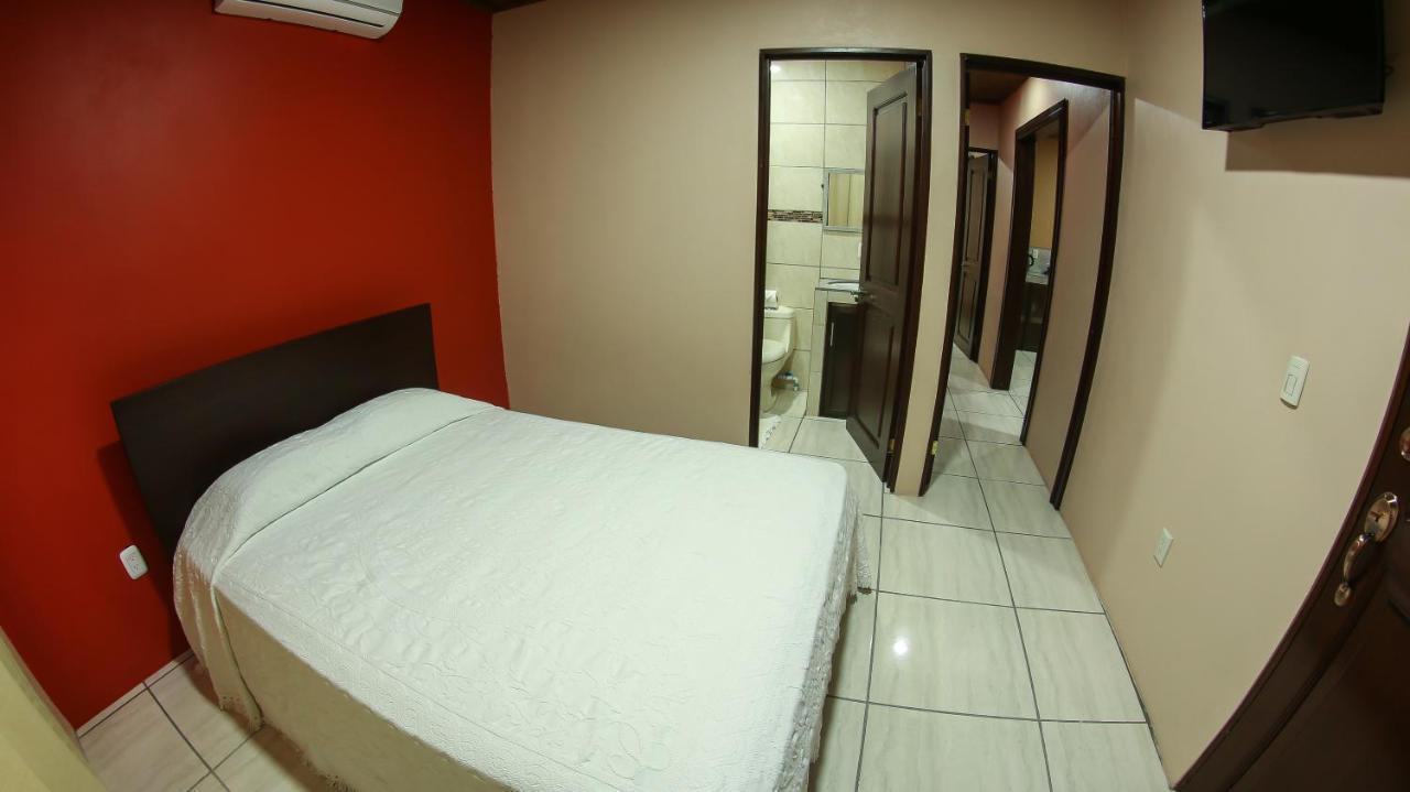 Arenal Red Apartment La Fortuna Bagian luar foto