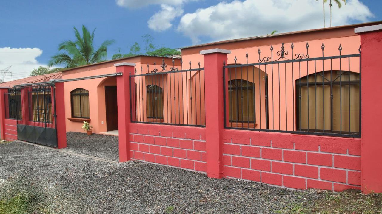 Arenal Red Apartment La Fortuna Bagian luar foto